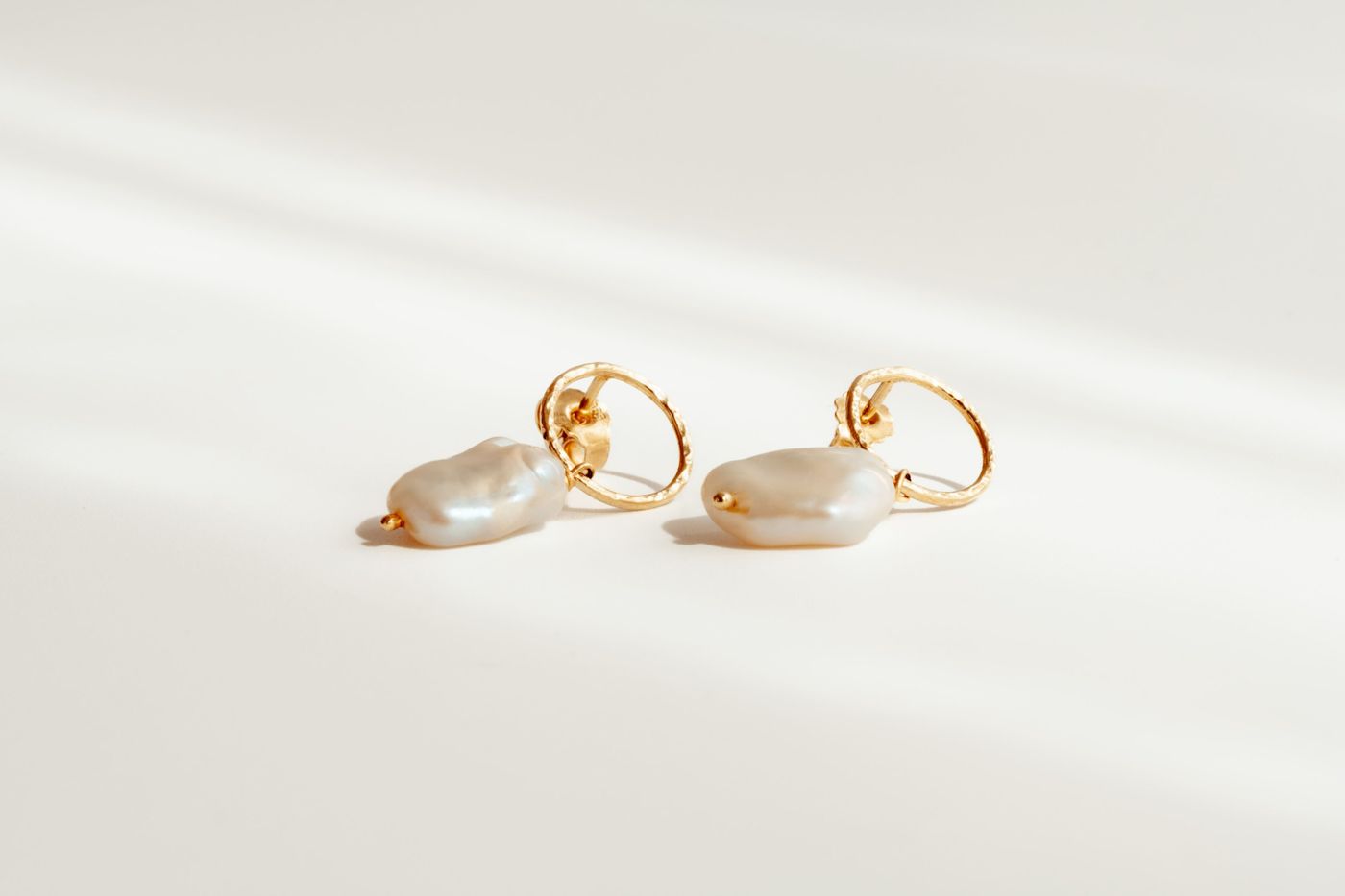 Cosmos Pearl earrings
